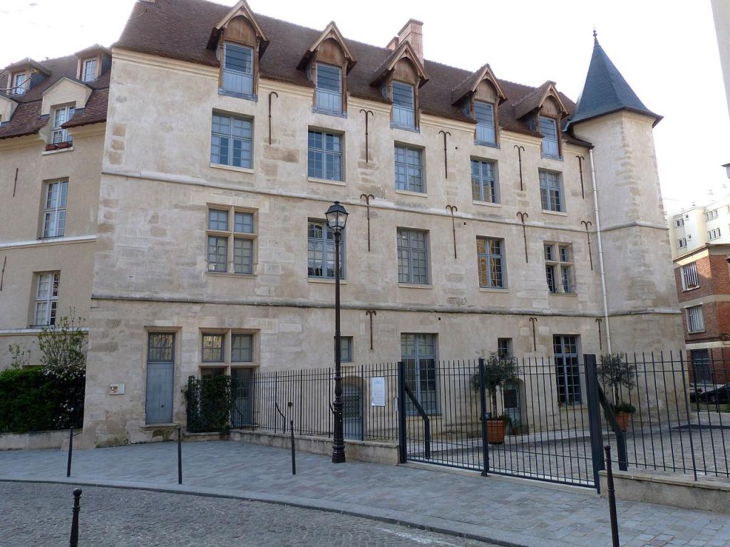 Des châteaux cachés au cœur de Paris
