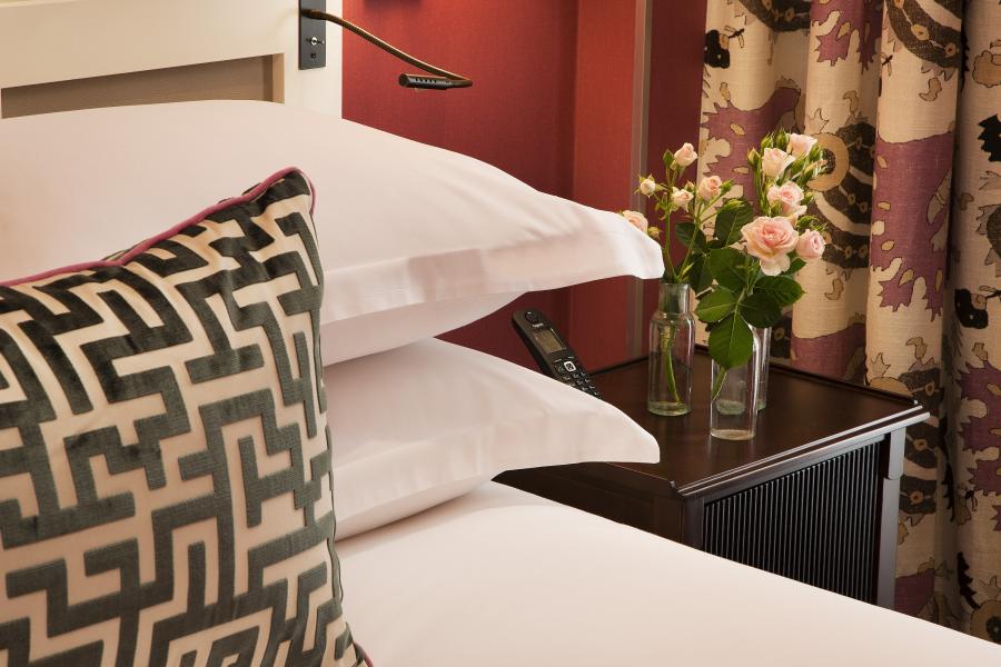 Hotel Les Tournelles Paris - Das Zweibettzimmer