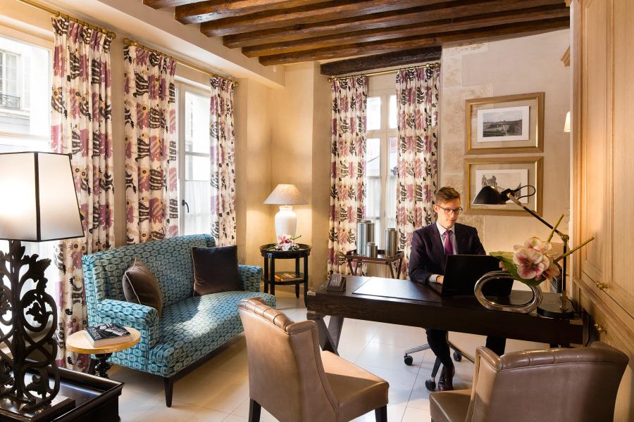 Hotel Les Tournelles Paris - Reservierungsservice